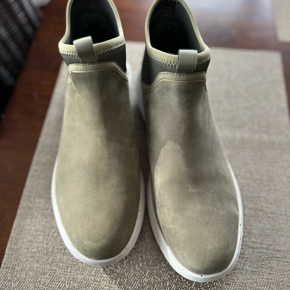 New!  Bogs boots - Picture 2 of 6